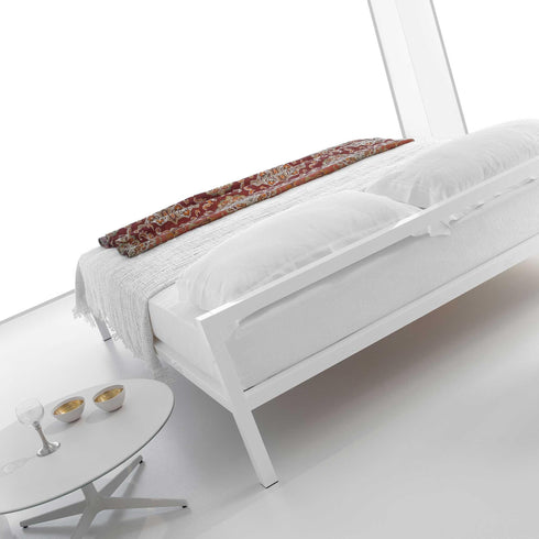 Aluminum Bed